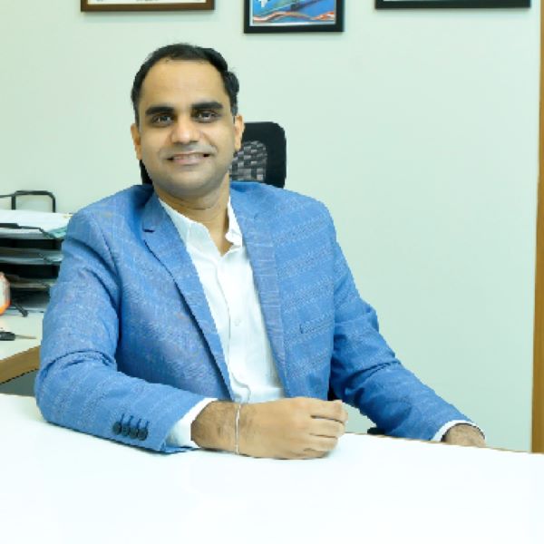 Image for doctor profile with name Dr. Manish Diwakar